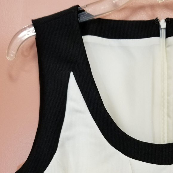 NWOT WD NY Ivory & Black Sleeveless Tailored Top - Picture 3 of 5